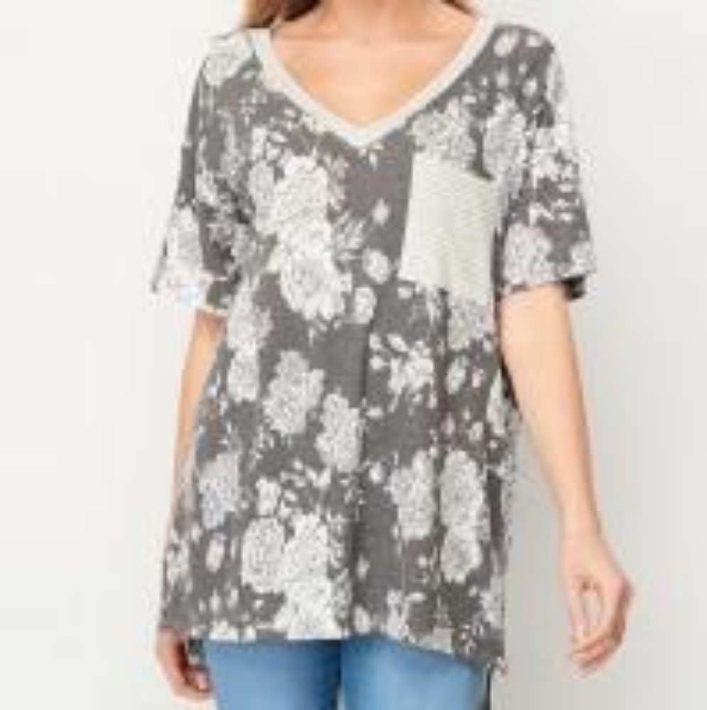 Gray and White Floral T with Pocket